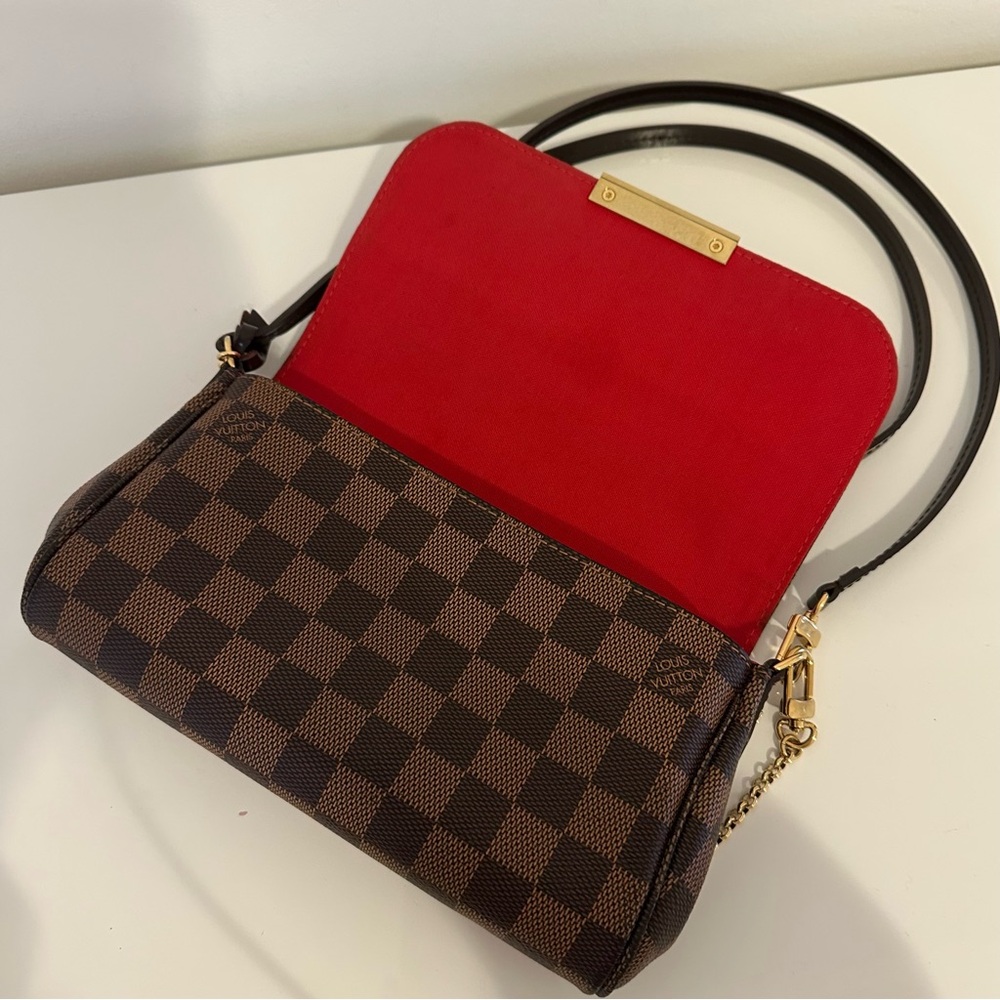 LOUIS VUITTON
Damier Ebene Coated Canvas Shoulder Bag - Picture 7 of 10